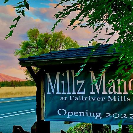 ホテル Millz Manor Fall River Mills エクステリア 写真
