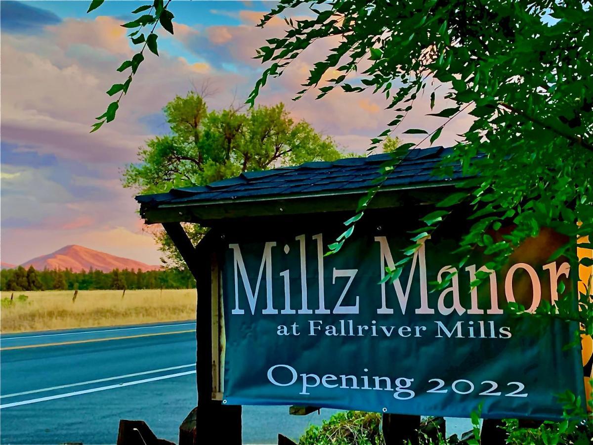ホテル Millz Manor Fall River Mills エクステリア 写真